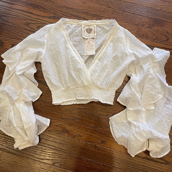 NWT Women’s cream top size medium - Picture 7 of 7